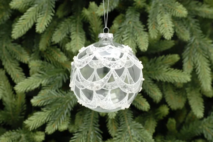 Clear with White Glitter and Beads Scalloped Design Glass Bauble – 10cm