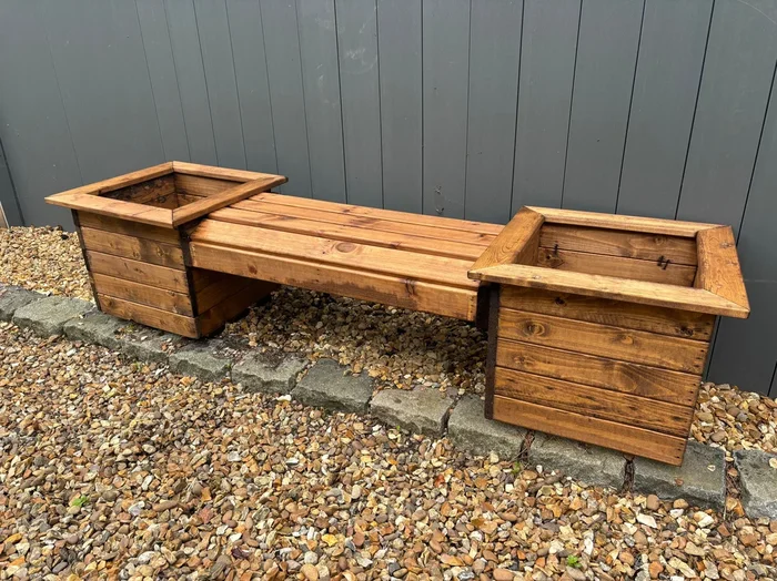Knights Single Planter Bench