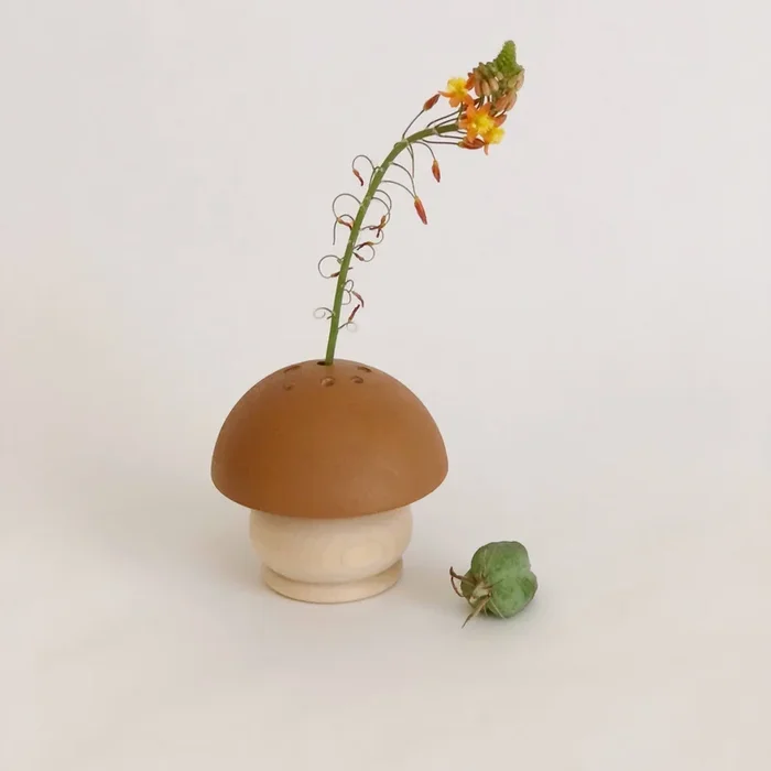 Large Mushroom Vase – Curved Base