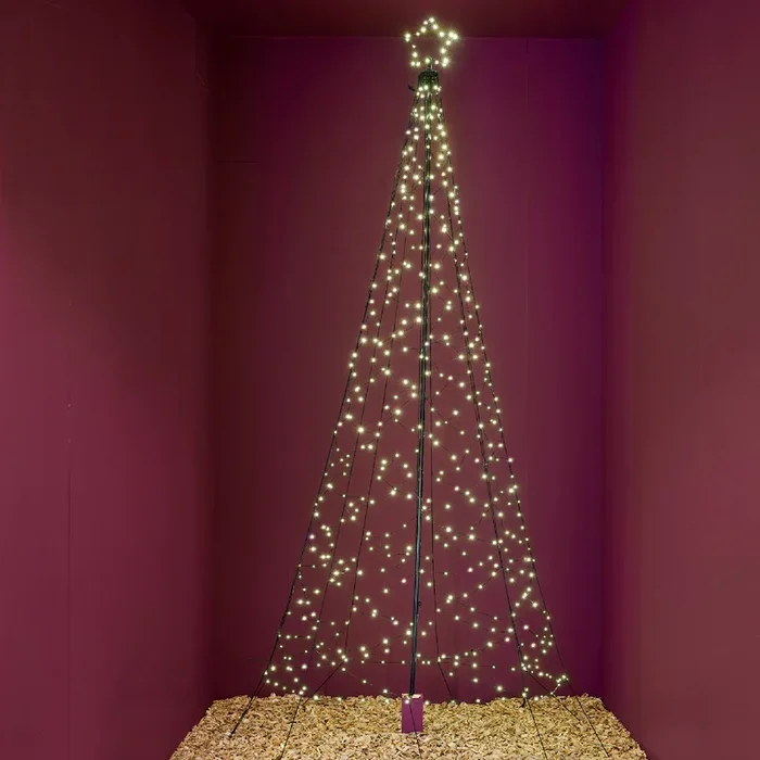 Lumineo – 5m Supersized Outdoor Light Up Christmas Tree Tower Warm White – 836 LEDs