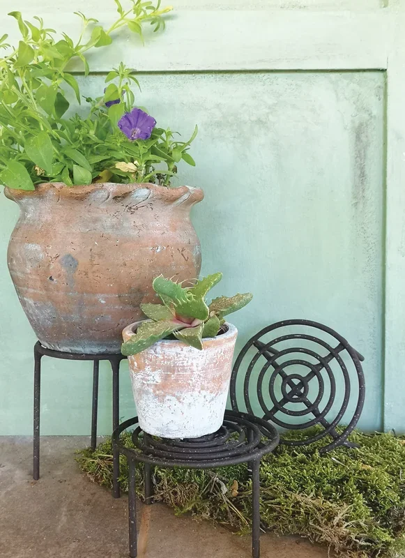 Pot Stand Mini Antique Rust Small 10x6cm