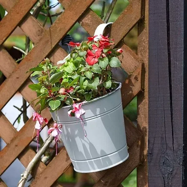 Smart Garden Fence & Balcony Hanging Pot Ivory – 15cm