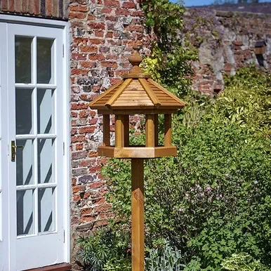Tom Chambers Bird Table with Wood Roof – Bird Gazebo