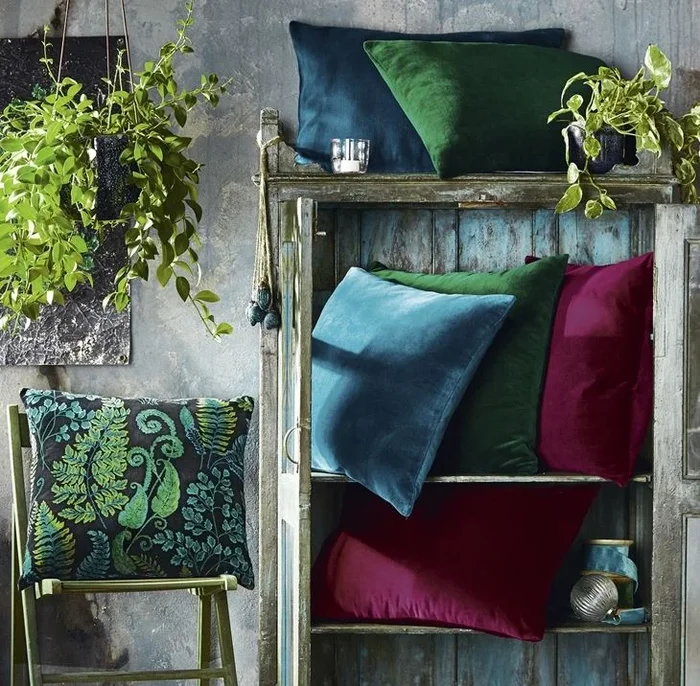 Velvet Pillows – 3 Colors/2 Styles